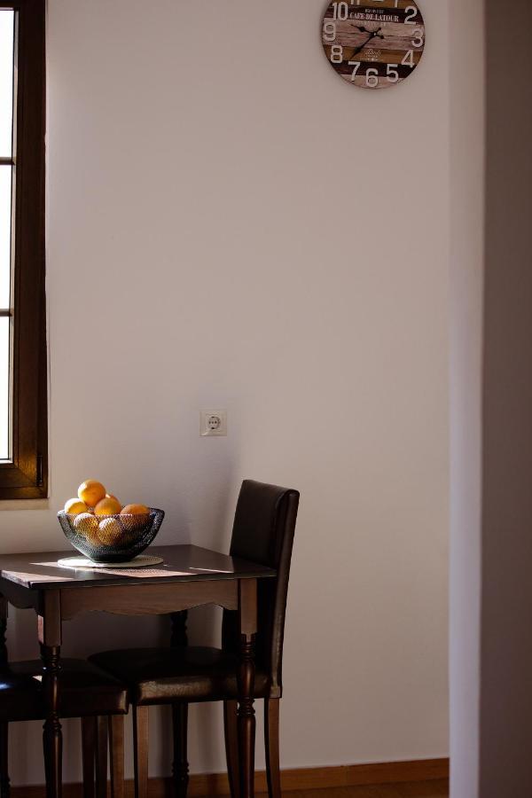 Two Floor Apartment Old Town レティムノ エクステリア 写真